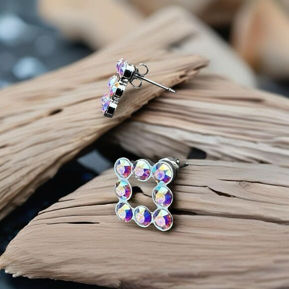 Handcrafted post Earrings with Swarovski Crystal - Picture 2 of 4